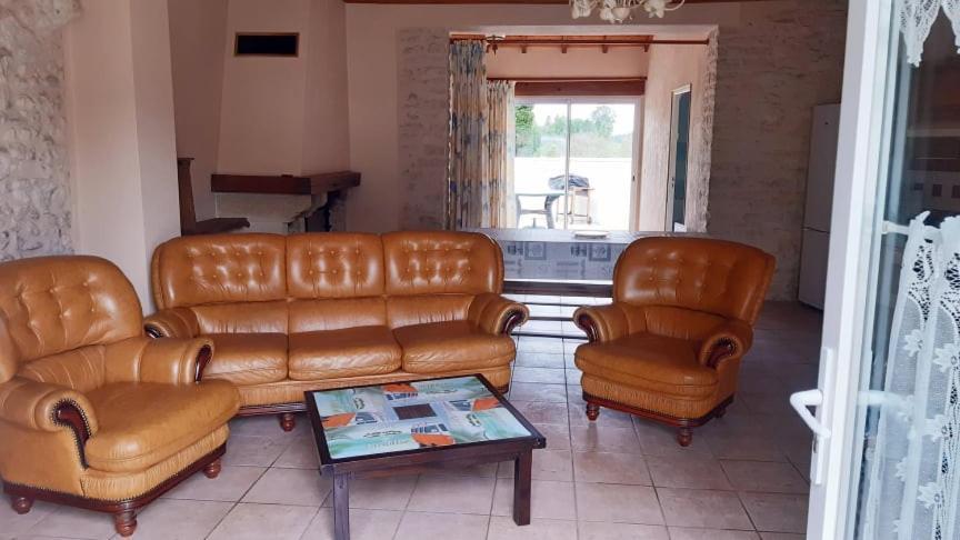 Gites Le Clos De Lamie Avec 2 Piscines Privees Fossemagne Dış mekan fotoğraf